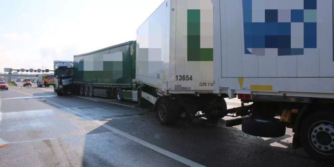 Auffahrkollision auf der A1. Kantonspolizei Zürich