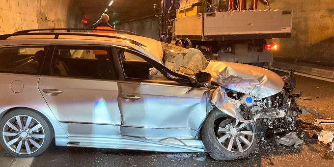 Verkehrsunfall auf der Autobahn A3 in Filzbach.