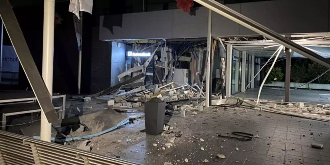 Nussbaumen: Bankomat gesprengt. Nussbaumen: Bankomat gesprengt.