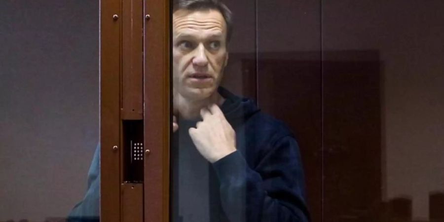 Alexej Nawalny ist offenbar schwer angeschlagen; seine Anwälte fordern eine ordentliche Behandlung des Oppositionellen. Foto: Uncredited/Babuskinsky District Court/AP/dpa