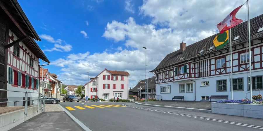 Das Dorfzentrum der Gemeinde Buchs (ZH).