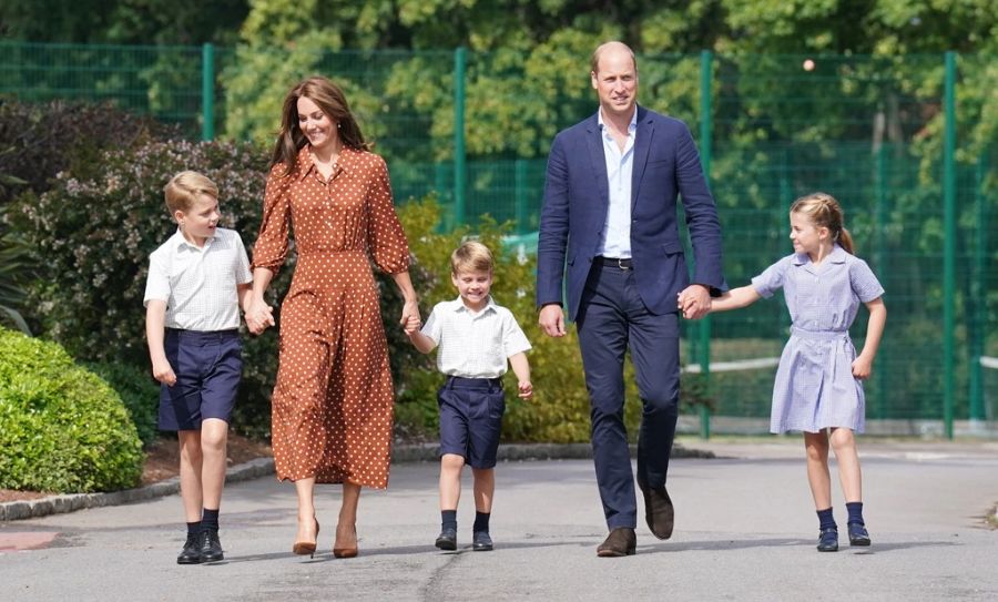 Das letzte Mal gesehen hat man die Kids von William und Kate am 8. September – dem Morgen vor Queen Elizabeths Tod.