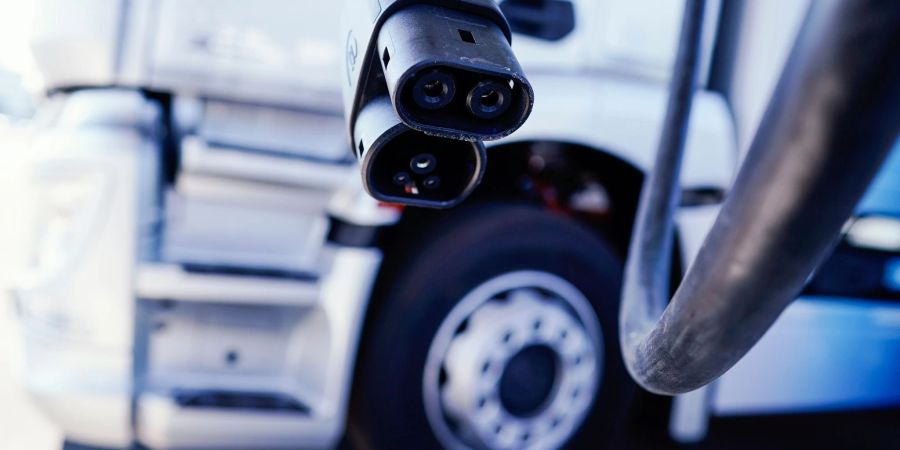 Elektro-Lastwagen dürften nach einer Studie der Unternehmensberatung PwC in einem Jahrzehnt den Markt beherrschen.