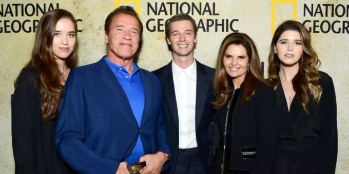 Schwarzenegger, Shriver (vorne) und drei ihrer Kinder 2017 Schwarzenegger, Shriver (vorne) und drei ihrer Kinder 2017