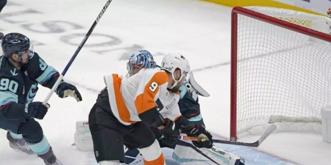 Auch die NHL hat die Quarantäne-Zeit für positiv auf Corona getestete Spieler, die symptomfrei sind, reduziert. Foto: Ted S. Warren/AP/dpa Auch die NHL hat die Quarantäne-Zeit für positiv auf Corona getestete Spieler, die symptomfrei sind, reduziert. Foto: Ted S. Warren/AP/dpa