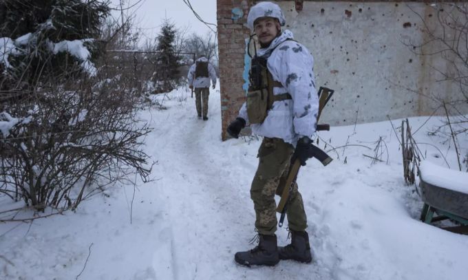 Ukrainischer Soldat in der Donetsk Region. Ukraine