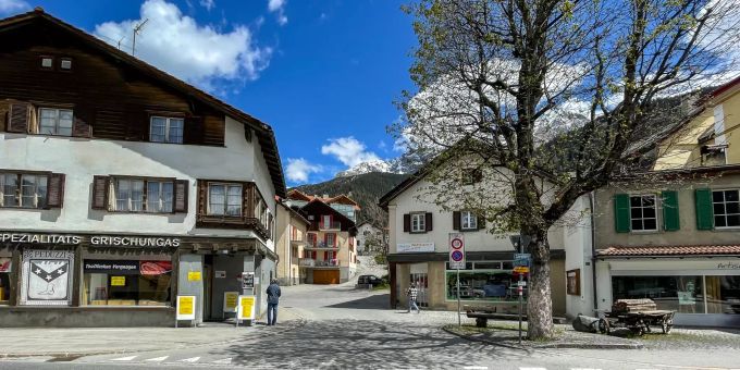 Das Dorfzentrum der Gemeinde Surses. Das Dorfzentrum der Gemeinde Surses.