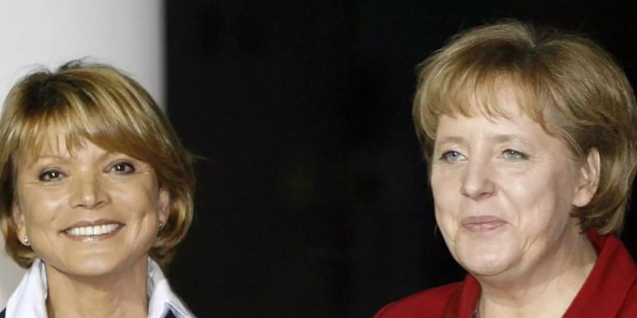 Uschi Glas und Bundeskanzlerin Angela Merkel 2008 in Berlin. Foto: Klaus-Dietmar Gabbert/dpa