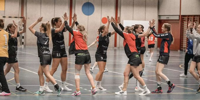 Die Frauen des Handballvereins HCRRJ. Die Frauen des Handballvereins HCRRJ.