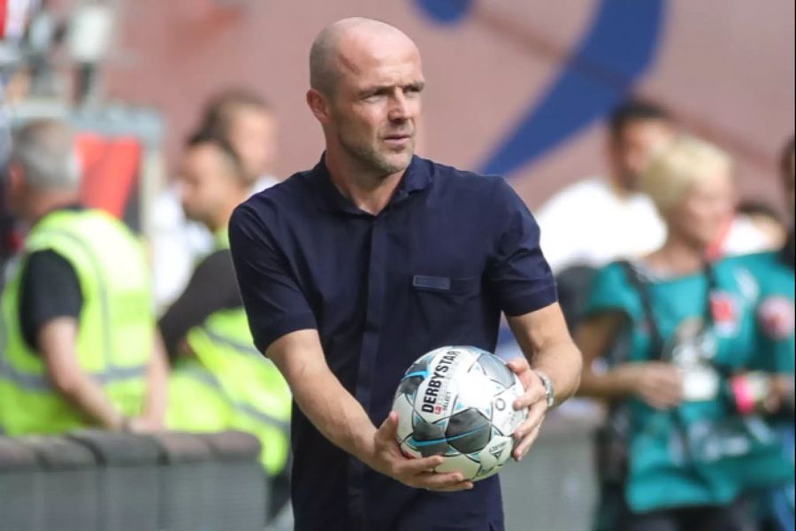 Der Holländer war zuvor auch bei Hoffenheim in der Bundesliga Trainer.