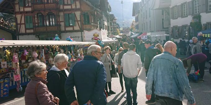 Ende Oktober führte der Handwerker- und Gewerbeverein Frutigen (Frutig Gwärb) den grossen Frutig-Märit durch. Frutig Gwärb Gewerbeverein Frutigen