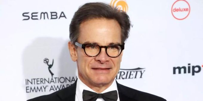 Der US-amerikanische Schauspieler Peter Scolari bei den 44. Emmy Awards im November 2016. Foto: Andrew Gombert/EPA/dpa Der US-amerikanische Schauspieler Peter Scolari bei den 44. Emmy Awards im November 2016. Foto: Andrew Gombert/EPA/dpa
