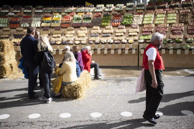 Besucher an der 78. OLMA Schweizer Messe für Landwirtschaft und Ernährung. olma