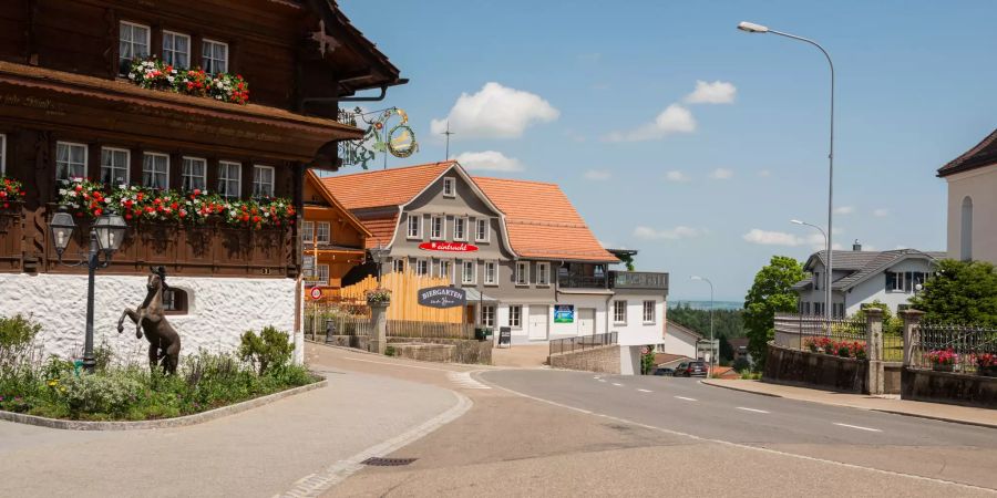 Die Neudorfstrasse in der Gemeinde Kirchberg (SG).