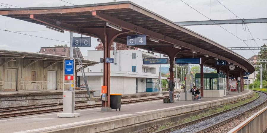 Zuggleise am Bahnhof Stäfa.