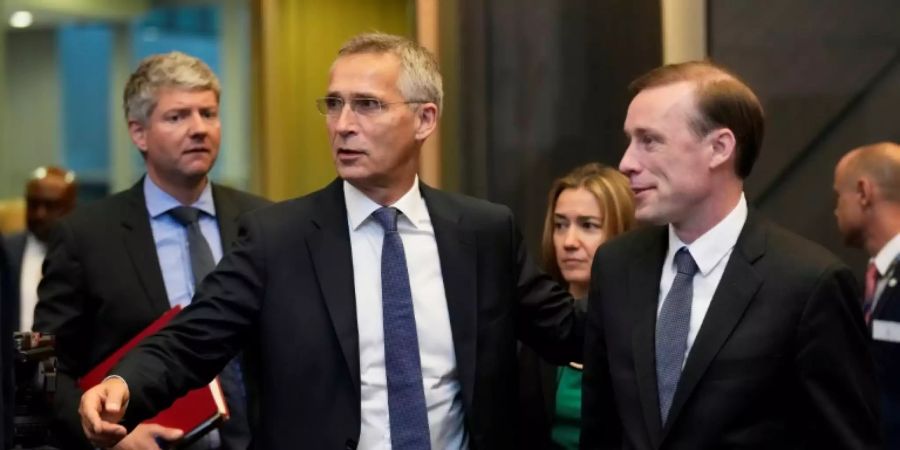 Jake Sullivan (r.) und Nato-Generalsekretär Jens Stoltenberg