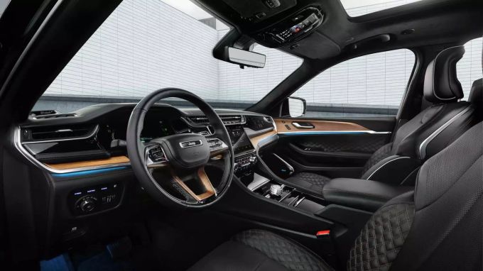 So hochwertig war ein Jeep Grand Cherokee von innen noch nie Jeep Grand Cherokee 4xe