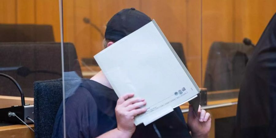 Die Angeklagte zu Beginn des Prozesses im Missbrauchskomplex Münster. Jetzt fiel das Urteil. Foto: Guido Kirchner/dpa