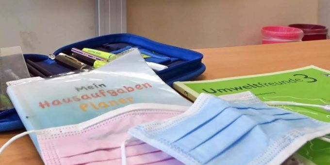 In vielen Bundesländern wurde die Maskenpflicht an Schulen zumindest teilweise aufgehoben. Was die einen als Erleichterung im Schulalltag ansehen, ist für die anderen ein riskanter Schritt. Foto: Patrick Pleul/dpa-Zentralbild/dpa In vielen Bundesländern wurde die Maskenpflicht an Schulen zumindest teilweise aufgehoben. Was die einen als Erleichterung im Schulalltag ansehen, ist für die anderen ein riskanter Schritt. Foto: Patrick Pleul/dpa-Zentralbild/dpa