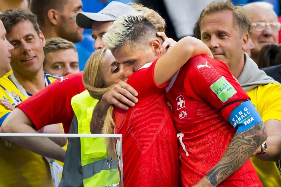 Hier besucht die Skifahrerin ein Nati-Spiel an der WM 2018 in Russland.