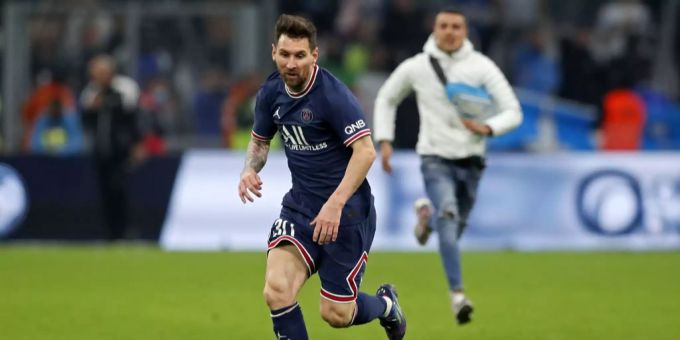Der Flitzer vereitelt einen Angriff der Pariser. Marseille