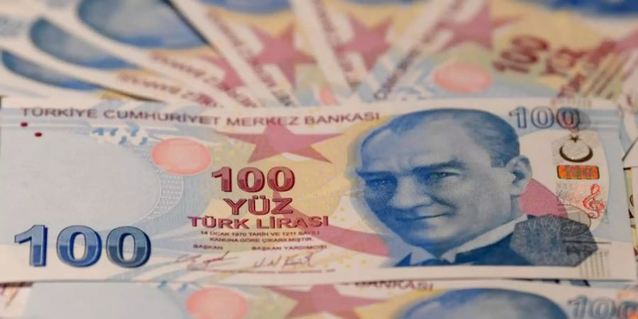 Die türkische Lira bricht nach Erdogan-Äusserungen weiter ein. Foto: Sadat/XinHua/dpa