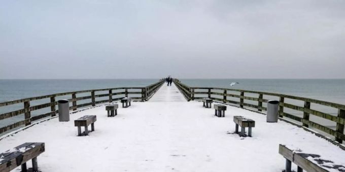 Schnee an Weihnachten? Für die Menschen in Vorpommern könnte womöglich der Traum in Erfüllung gehen. Foto: Stefan Sauer/dpa Schnee an Weihnachten? Für die Menschen in Vorpommern könnte womöglich der Traum in Erfüllung gehen. Foto: Stefan Sauer/dpa