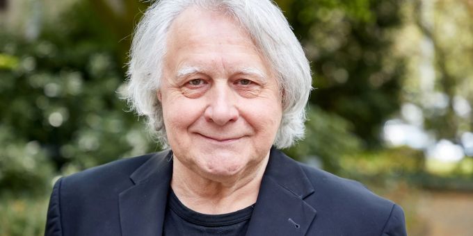 Peter Urban will als deutscher ESC-Kommentator aufhören - aber erst im kommenden Jahr. Peter Urban will als deutscher ESC-Kommentator aufhören - aber erst im kommenden Jahr.