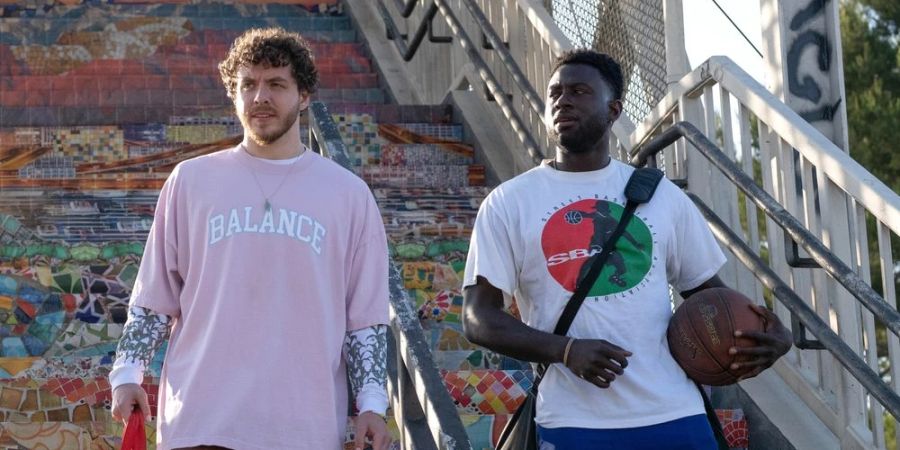 Jack Harlow (l.) und Sinqua Walls in Disneys «White Men Can't Jump».