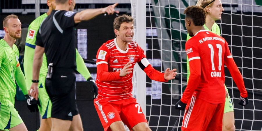 Bayern-Torschützen in Wolfsburg: Thomas Müller und Kingsley Coman (r).