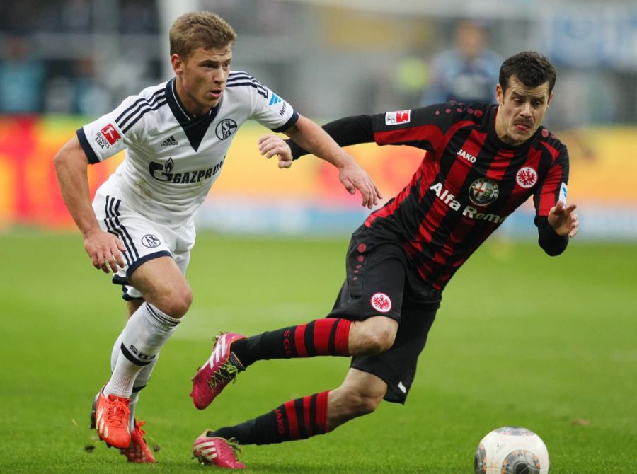 In der Saison 2014/15 war er leihweise bei Eintracht Frankfurt unter Vertrag.