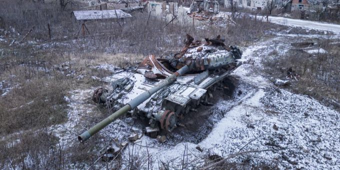 Ein zerstörter russischer Panzer in der Region Charkiw. Ob auch hier die KI-Software zum Abschuss geführt hat? Ukraine Krieg