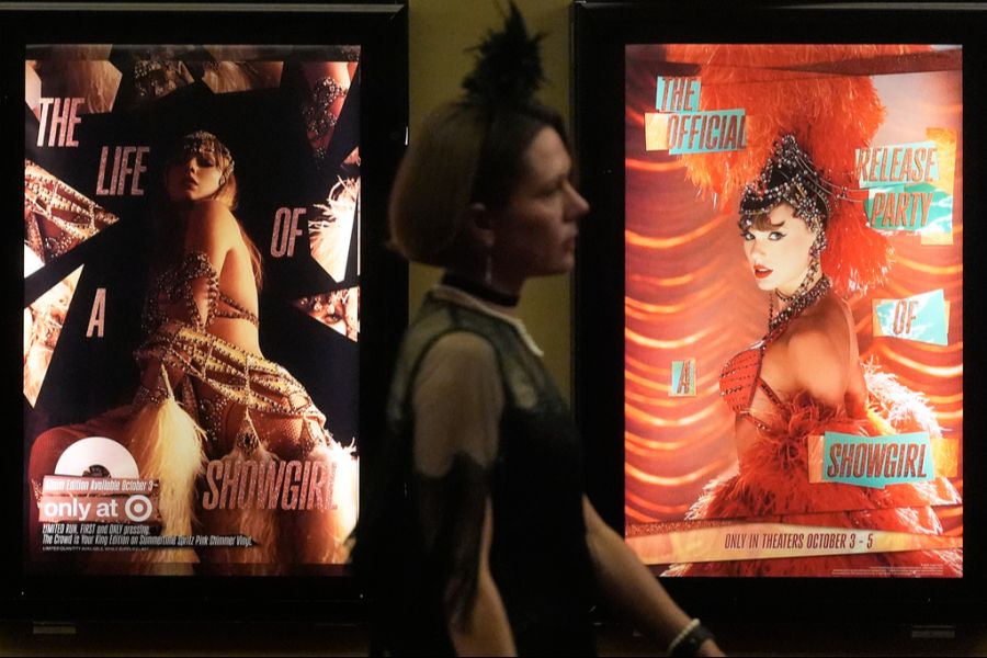 In Kinos weltweit gab es dazu die Release-Party «The Official Release Party of a Showgirl».