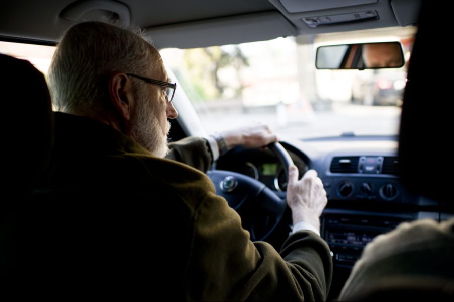 Das Ziel sollte immer sein, eine Lösung zu finden, die Sicherheit und Selbstständigkeit bestmöglich miteinander verbindet. (Symbolbild)