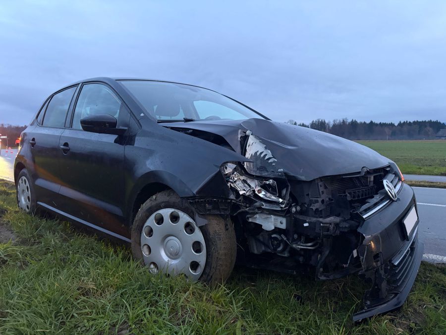 Auf der Drälikerstrasse in Hünenberg ist eine Autofahrerin verunfallt.