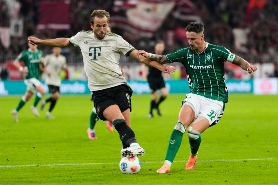 Immerhin spielerisch dürfte der Rekordmeister seine Fans befriedigt haben. Die Bayern besiegten Werder mit 4:0 und bleiben ungeschlagener Tabellenleader.