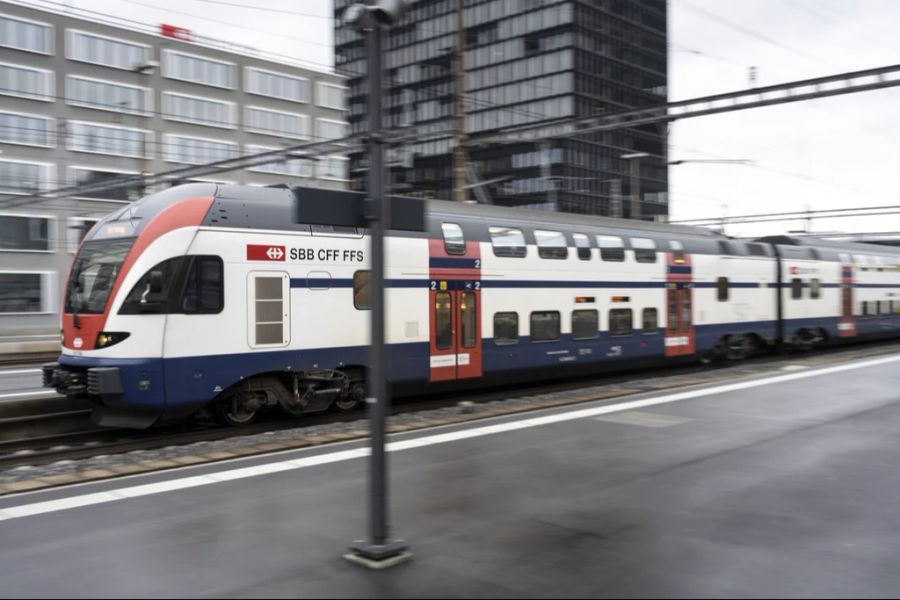 Die SBB sammelt die Daten ihrer Swisspass-Kundinnen und Kunden und wertet diese aus.