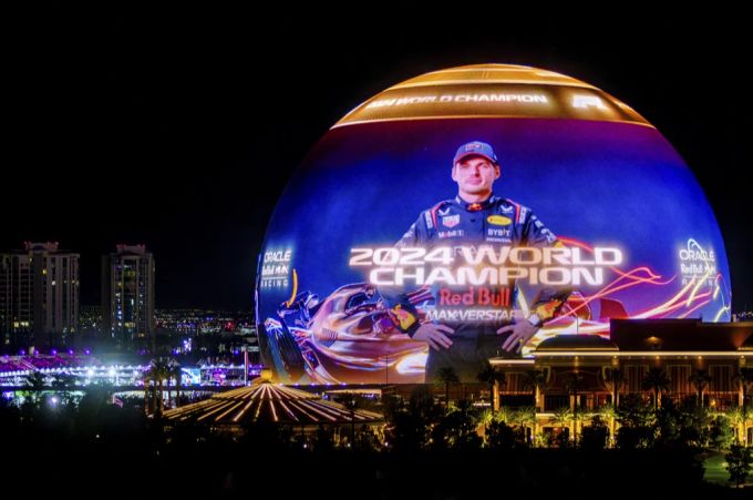 Spektakel pur: Show ist in Las Vegas garantiert, am Sonntagmorgen Schweizer Zeit gibt es aber auch ein spannendes Rennen und die WM-Entscheidung. Max Verstappen
