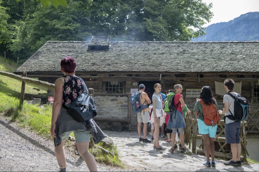 Im Freilichtmuseum Ballenberg trifft Stadt auf Land.