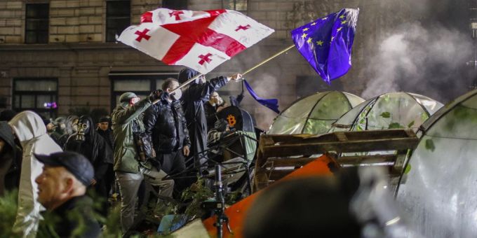 Die Proteste in Georgien, vor allem in Tiflis und anderen grossen Städten, richten sich gegen die Abkehr der Regierung vom EU-Beitrittskurs. (Archivbild) Proteste in Georgien