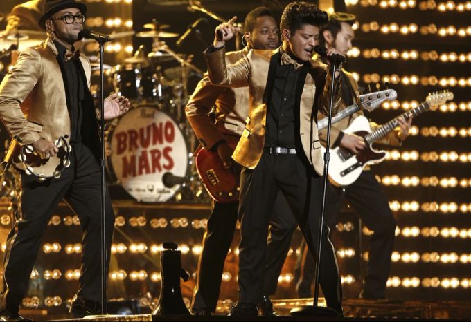 Machte Miley Cyrus einen Song von Bruno Mars aus dem Jahr 2012 zu ihrem eigenen Hit? (Archivbild) Bruno Mars Miley Cyrus