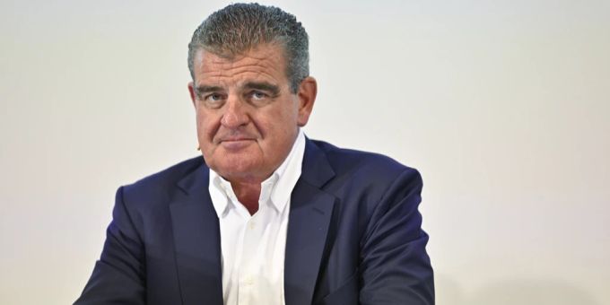 Peter Spuhler geht an die Wall Street mit seinem schweizer Fahrzeugunternehmen. wall street Peter Spuhler
