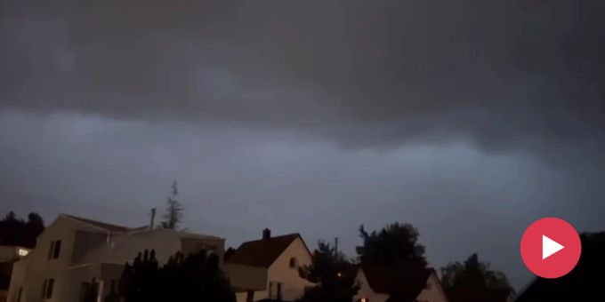 «Wie in Disco» - Blitz-Spektakel leitet Gewitter in Zürich ein