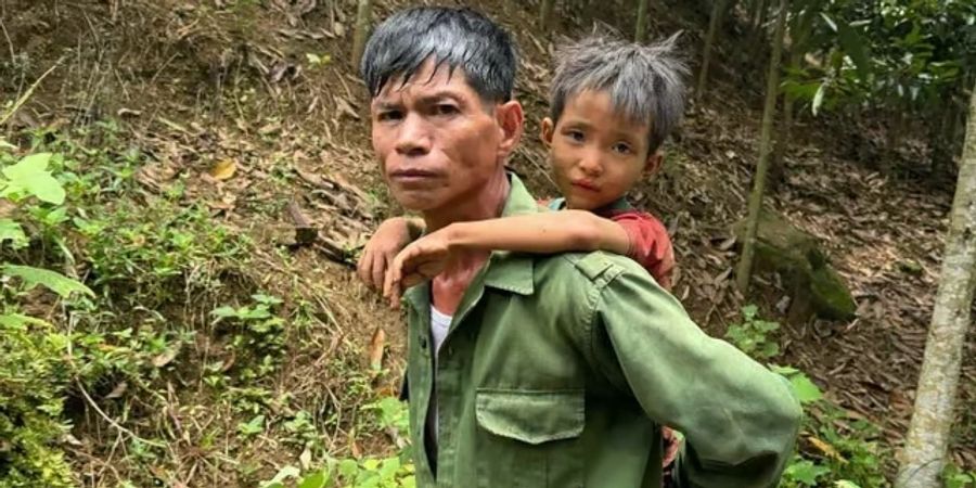 Vietnam Junge Dschungel gerettet