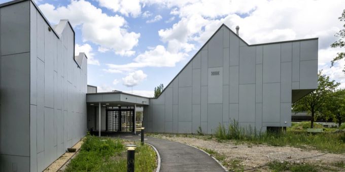 Der Eingang der regulären Justizvollzugsanstalt Witzwil. (Archivbild) Justizvollzugsanstalt Witzwil