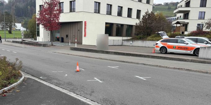 Abtwil: Unfall zwischen Auto und Fussgänger. Abtwil: Unfall