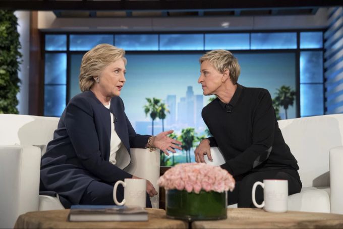 In ihrer Talkshow begrüsste DeGeneres hochrangige Gäste, wie hier Hilary Clinton. Degeneres Show