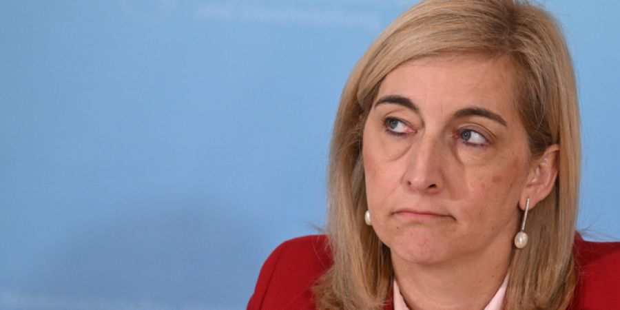 ARCHIV - Nina Warken (CDU), Bundesgesundheitsministerin, nimmt an der der Pressekonferenz zur Gesundheitsministerkonferenz GMK 2026 teil. Foto: Julian Stratenschulte/dpa