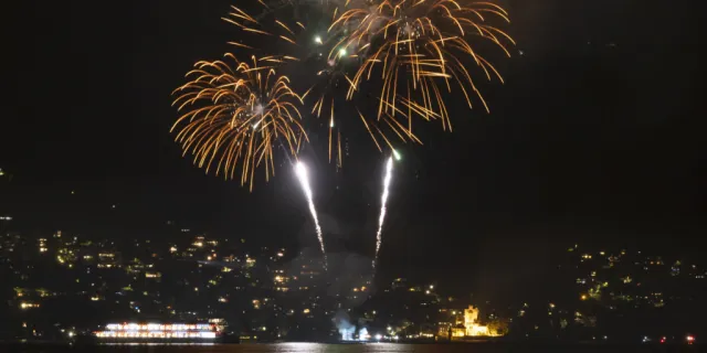 Feuerwerke auf dem Thunersee