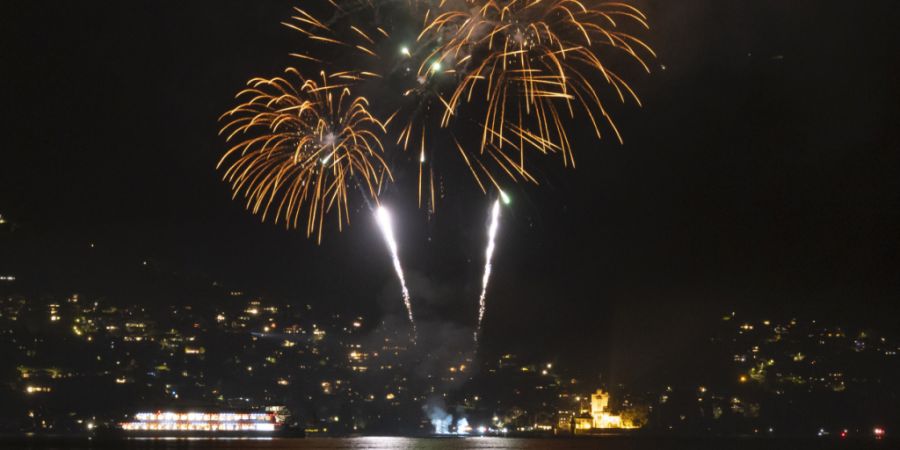 Feuerwerke auf dem Thunersee